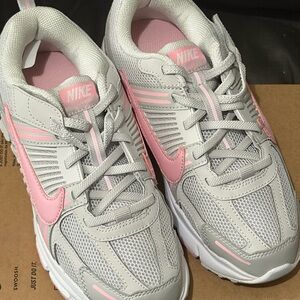Nike Vomero 5 gray and pink kids size 3Y